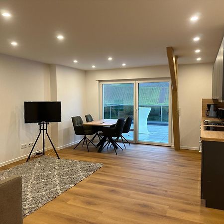 Moselappartements By Weingut Marco Adamy Losnich Bagian luar foto