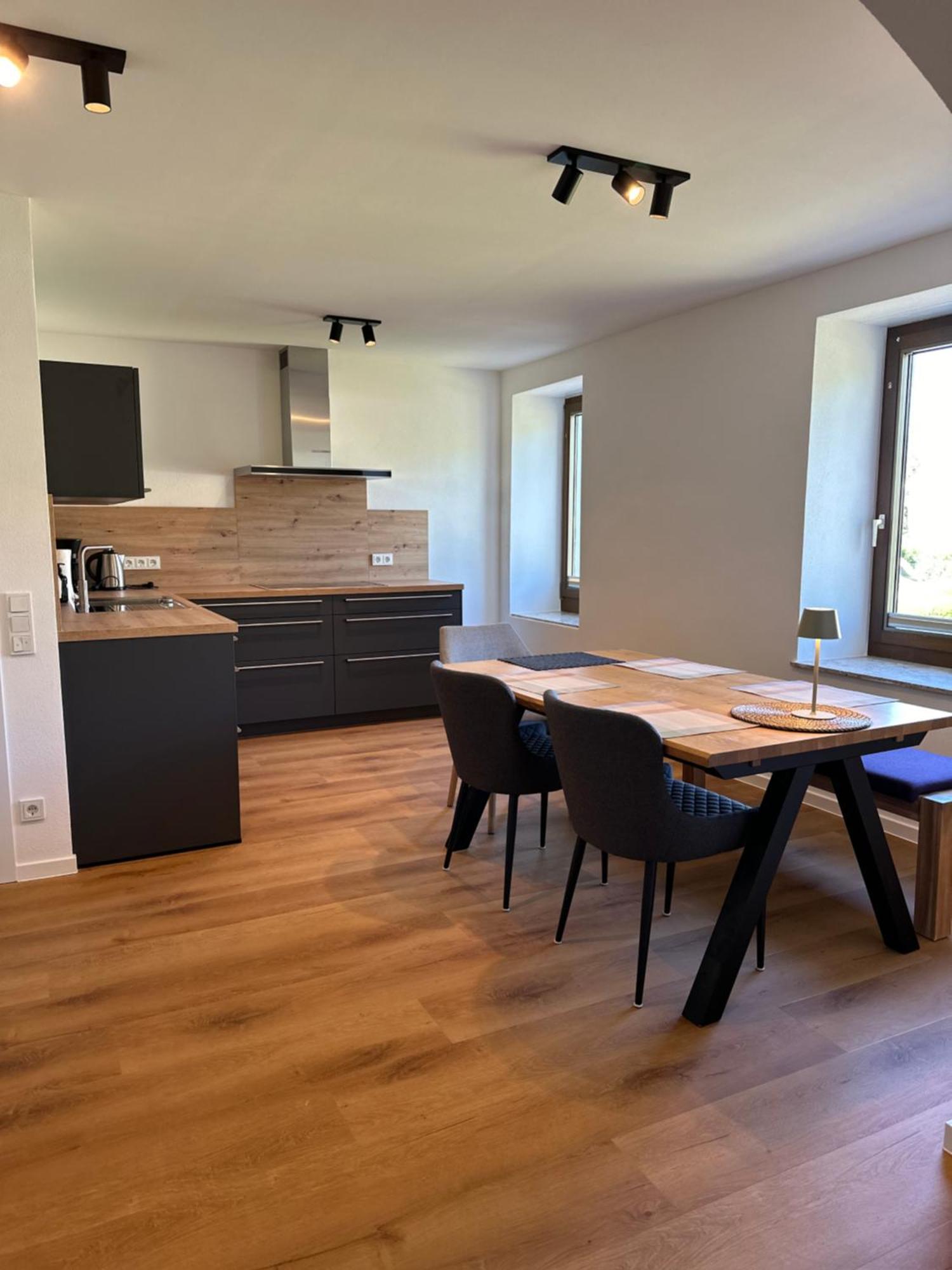 Moselappartements By Weingut Marco Adamy Losnich Bagian luar foto