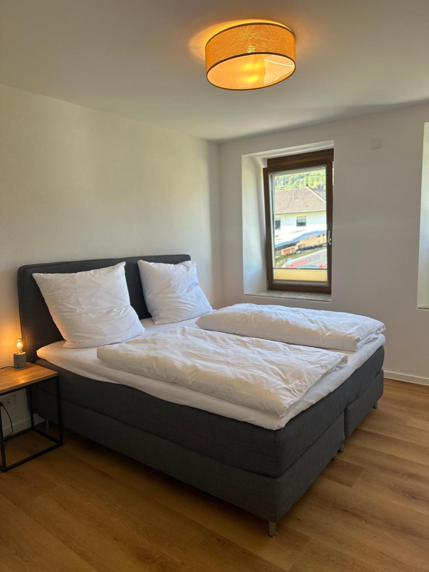 Moselappartements By Weingut Marco Adamy Losnich Bagian luar foto