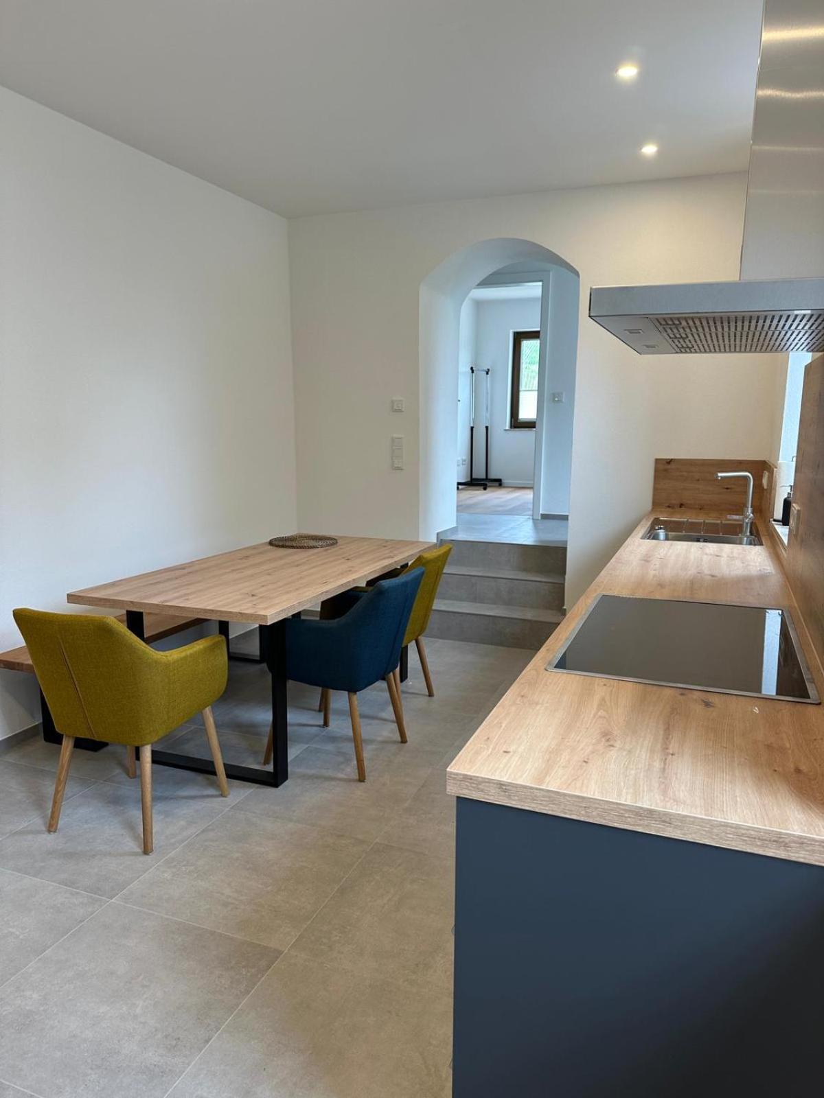 Moselappartements By Weingut Marco Adamy Losnich Bagian luar foto